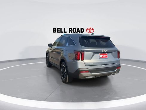 Used 2024 Kia Sorento S image 6