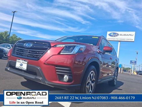 Used 2023 Subaru Forester Premium AWD/4WD image 1