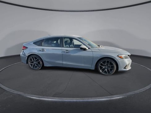 Used 2022 Honda Civic Sport Touring image 9