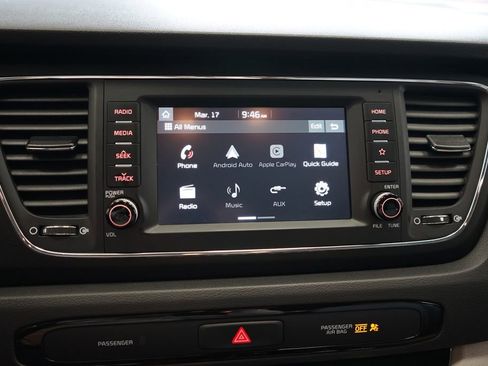 Used 2021 Kia Sedona LX image 35