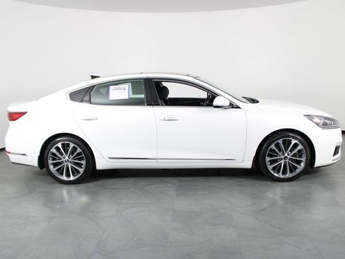 Used 2019 Kia Cadenza Technology image 13