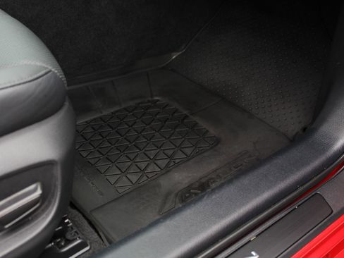 Used 2022 Toyota Avalon Touring image 23