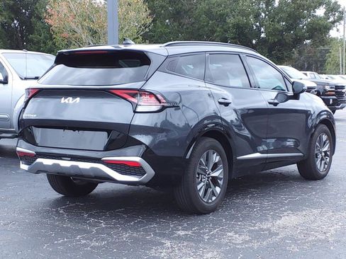 Used 2023 Kia Sportage SX image 3