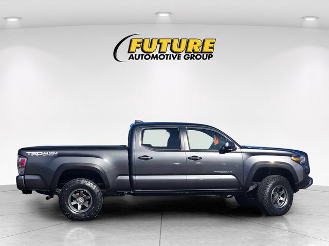 Used 2020 Toyota Tacoma TRD Off-Road w/ TRD Premium Off Road Package AWD/4WD image 3