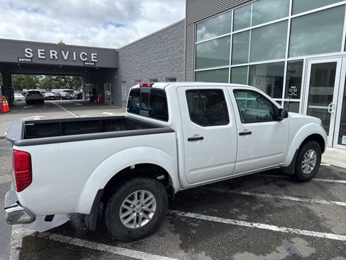 Used 2019 Nissan Frontier SV AWD/4WD image 6