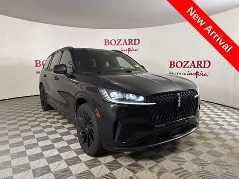 Used 2025 Lincoln Aviator Reserve w/ Luxury Package RWD image 1