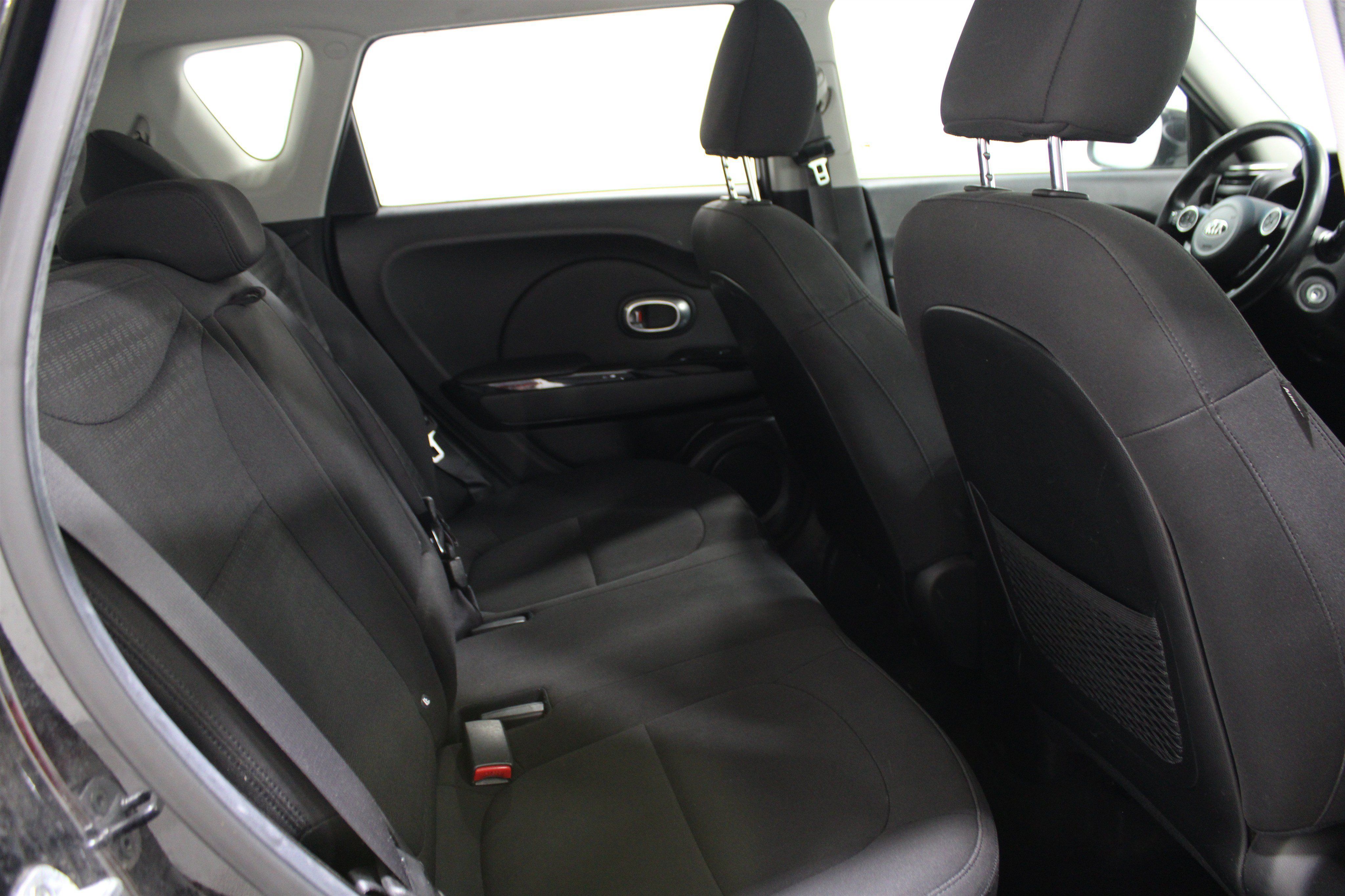 Used 2015 Kia Soul ! FWD image 31