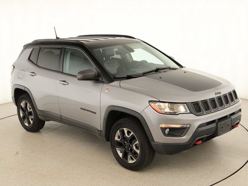 Used 2018 Jeep Compass Trailhawk AWD/4WD image 36