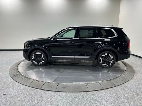 New 2025 Kia Telluride S image 8