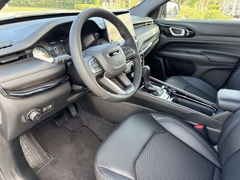 New 2026 Jeep Compass Latitude image 21