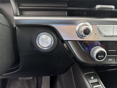 Used 2025 Kia Telluride S AWD/4WD image 31
