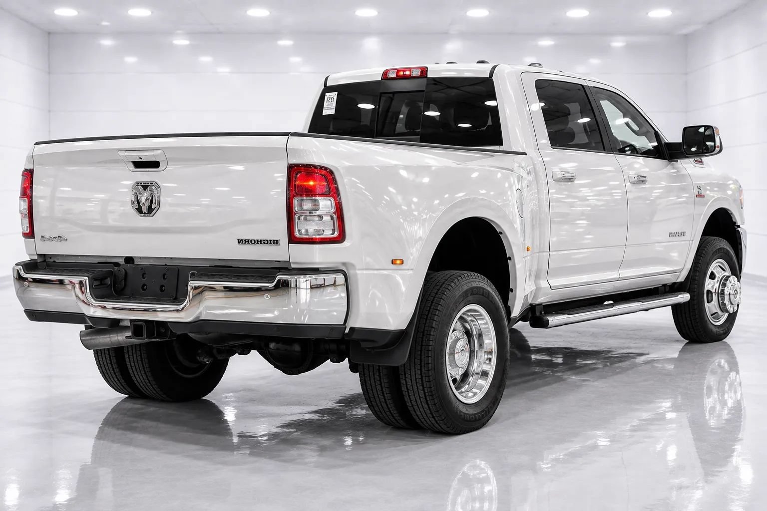 Used 2022 RAM 3500 Big Horn AWD/4WD image 5