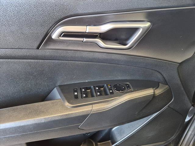 Used 2026 Kia Sportage LX FWD image 11