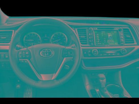 Used 2015 Toyota Highlander Limited w/ Driver Technology Package AWD/4WD image 18