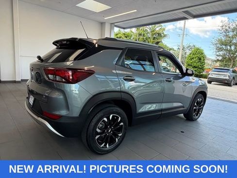 Used 2021 Chevrolet TrailBlazer LT w/ Driver Confidence Package FWD image 12