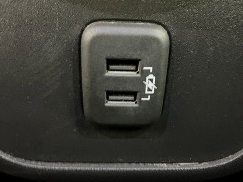 Used 2020 Chevrolet Equinox LS image 44