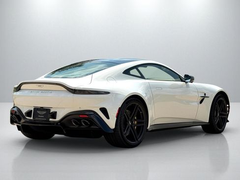 New 2025 Aston Martin V8 Vantage Coupe image 9
