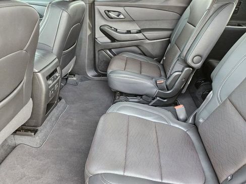 Used 2023 Chevrolet Traverse High Country image 31