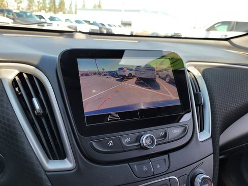 Used 2023 Chevrolet Malibu LS FWD image 17