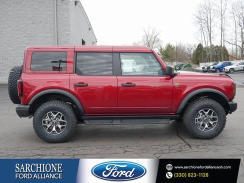 New 2025 Ford Bronco Badlands image 1