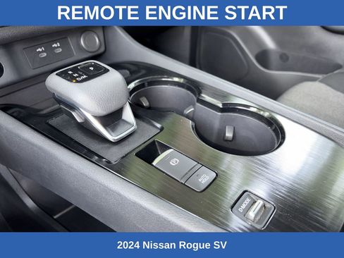 Used 2024 Nissan Rogue SV FWD image 4