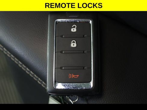 Used 2023 Jeep Grand Cherokee Laredo X image 10