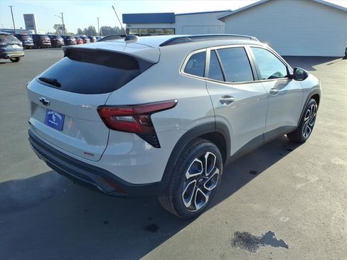 New 2026 Chevrolet Trax RS w/ Sunroof Package image 6
