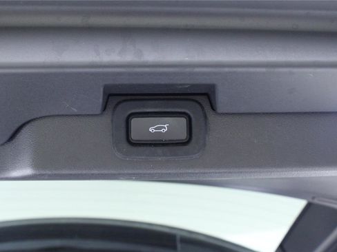 Used 2023 Land Rover Discovery S R-Dynamic AWD/4WD image 12
