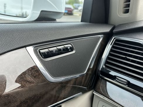 Used 2018 Volvo XC90 T6 Momentum w/ Convenience Package AWD/4WD image 26