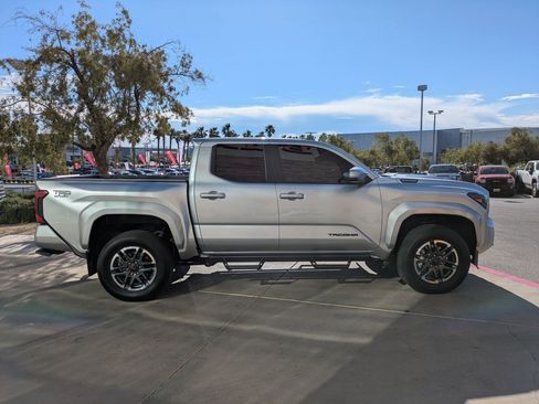 Used 2024 Toyota Tacoma TRD Sport w/ TRD Sport Upgrade Package AWD/4WD image 6