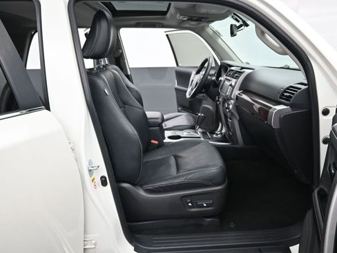 Used 2017 Toyota 4Runner Limited AWD/4WD image 36