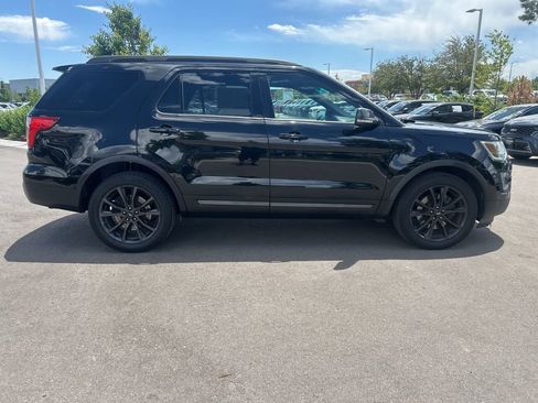 Used 2017 Ford Explorer XLT w/ Equipment Group 202A AWD/4WD image 10