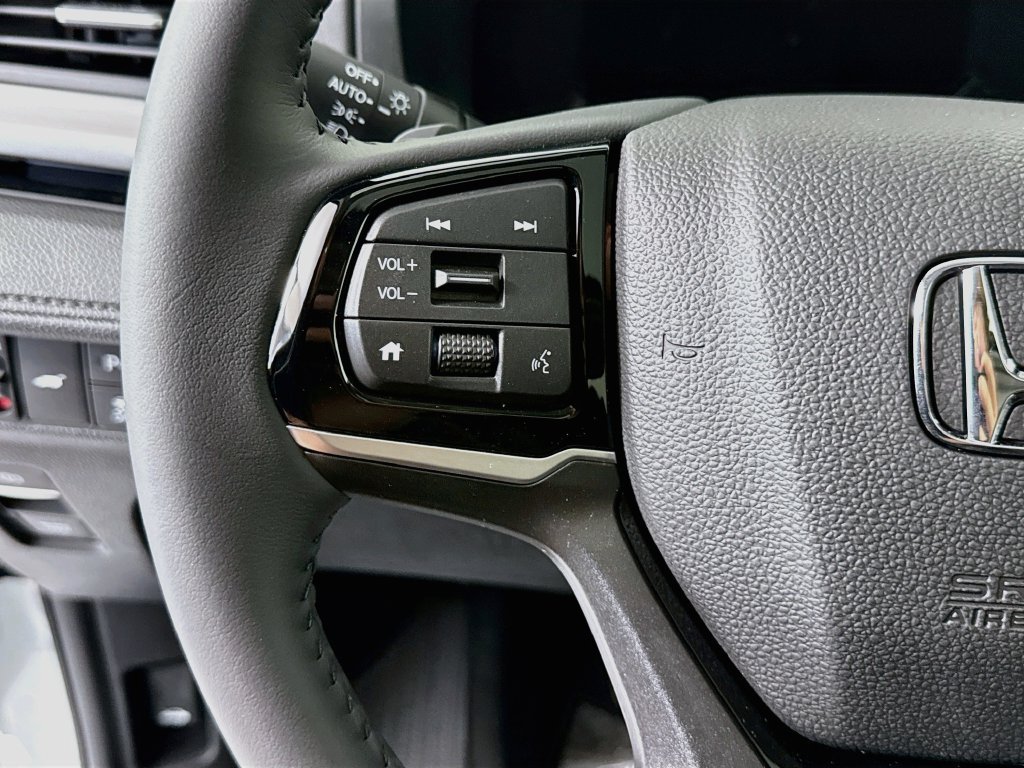 New 2026 Honda Odyssey Touring image 11