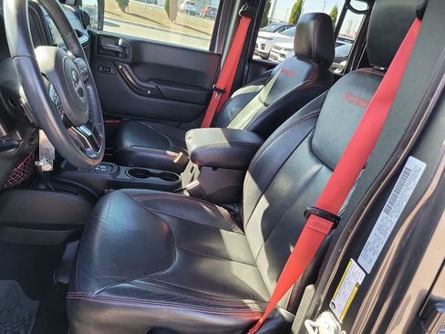 Used 2017 Jeep Wrangler Unlimited Rubicon image 16