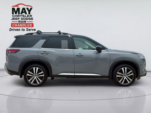 Used 2025 Nissan Pathfinder Platinum w/ Cargo Package AWD/4WD image 8