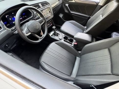 Used 2023 Volkswagen Tiguan SE AWD/4WD image 44