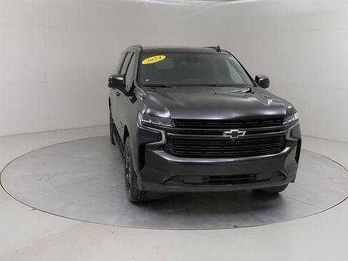 Used 2024 Chevrolet Suburban RST w/ Luxury Package AWD/4WD image 10