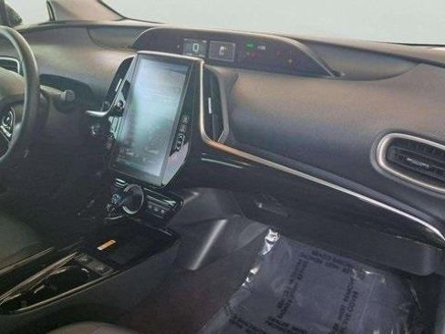 Used 2022 Toyota Prius Prime XLE image 19