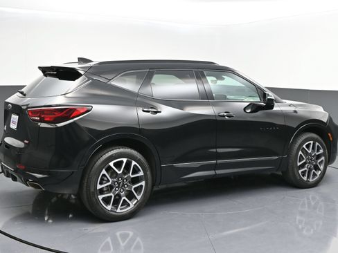 Certified 2024 Chevrolet Blazer RS w/ Driver Confidence II Package AWD/4WD image 8