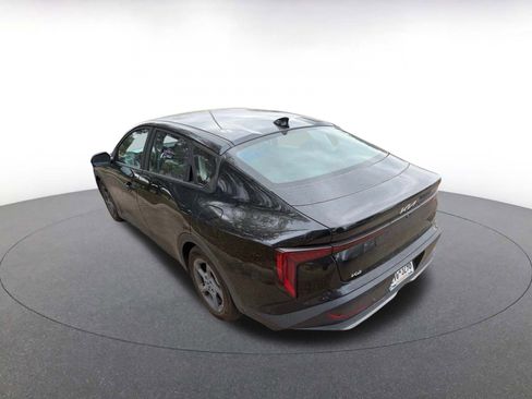 Used 2025 Kia K4 LXS image 3