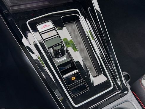 New 2026 Volkswagen GTI SE FWD image 18