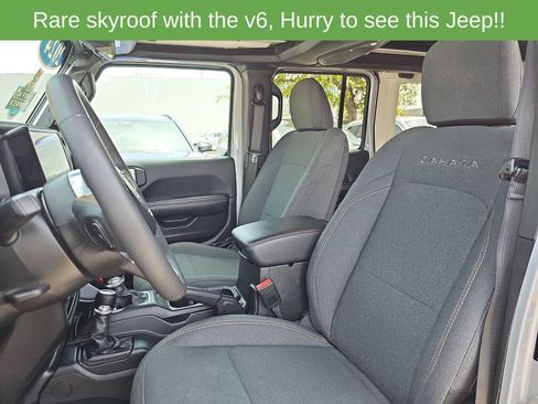 Used 2024 Jeep Wrangler Unlimited Sahara AWD/4WD image 15