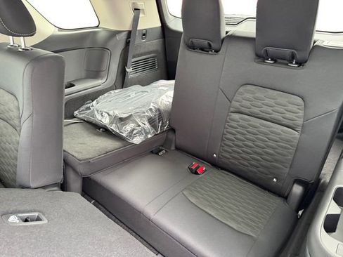 New 2026 Nissan Pathfinder SV image 9