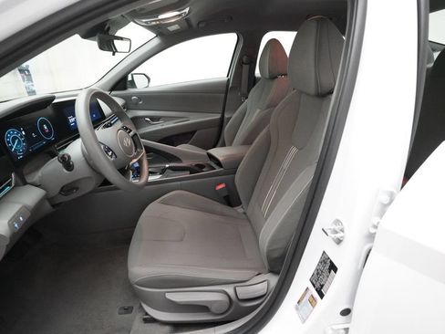 Used 2024 Hyundai Elantra SEL FWD image 7