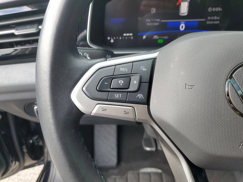 Used 2025 Volkswagen Jetta SE FWD image 26