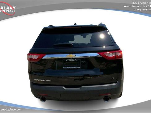 Used 2021 Chevrolet Traverse LT AWD/4WD image 6