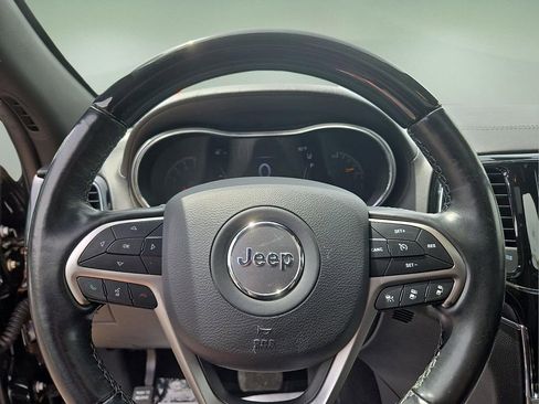 Used 2020 Jeep Grand Cherokee Overland AWD/4WD image 20