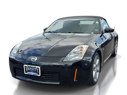 Used 2005 Nissan 350Z Touring RWD image 2