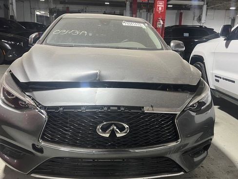 Used 2017 INFINITI QX30 w/ Cargo Package FWD image 1