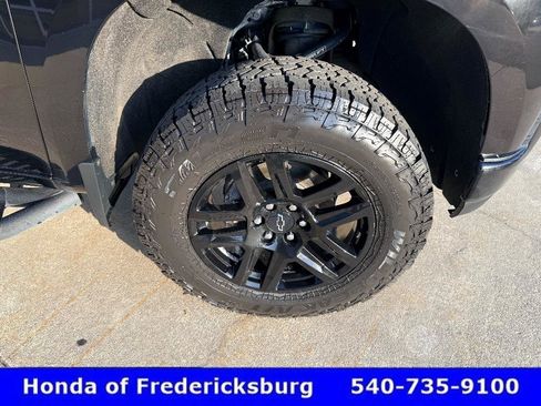 Used 2021 Chevrolet Silverado 1500 Custom Trail Boss w/ Midnight Edition AWD/4WD image 12